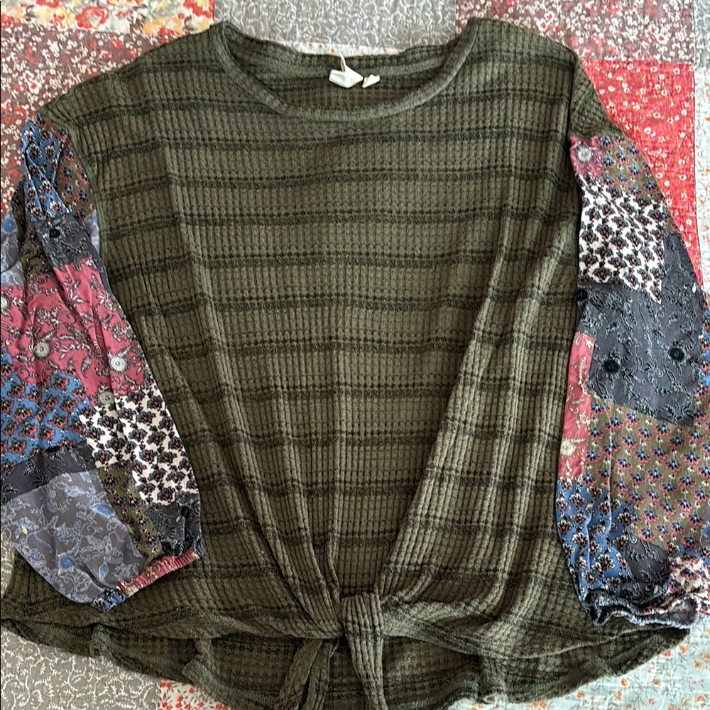 ALKAMY TOP in Olive Green Size Medium